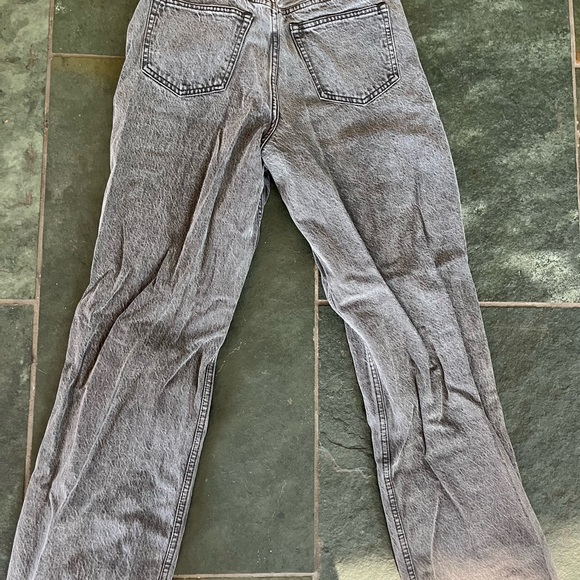 Abercrombie & Fitch Relaxed Gray Denim Jeans - Picture 4 of 6